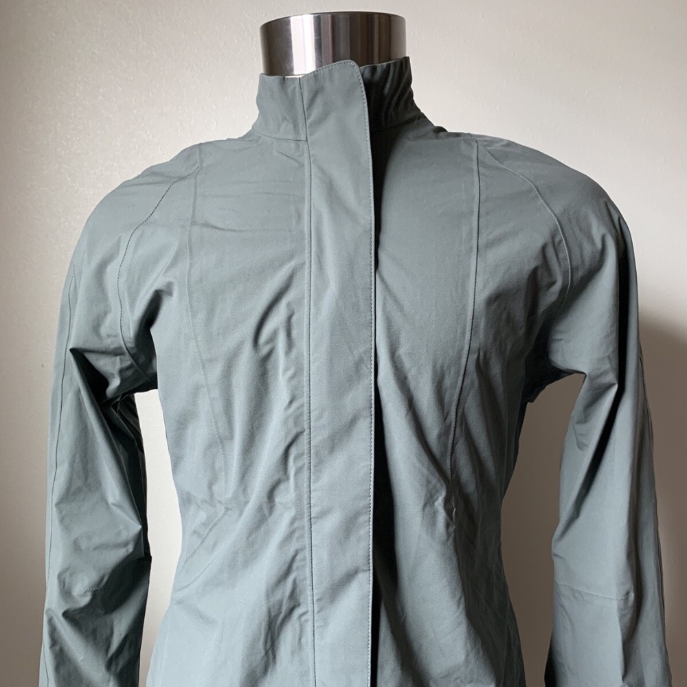 NWT Giro Sport New Road Gray Rain Jacket Women's Large MSRP $200